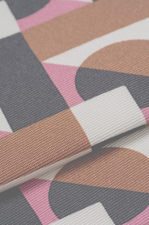 Cravatta stampata in twill di seta disegno geometrico  