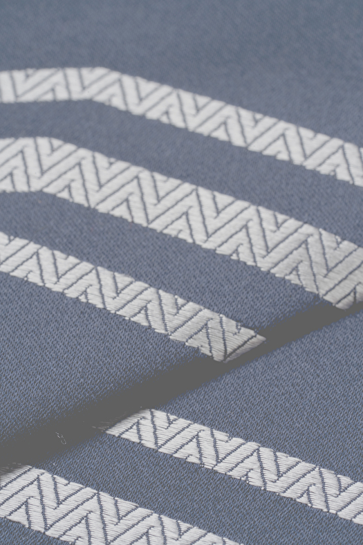 Cravatta jacquard in seta con disegno righe con effetto texture  
