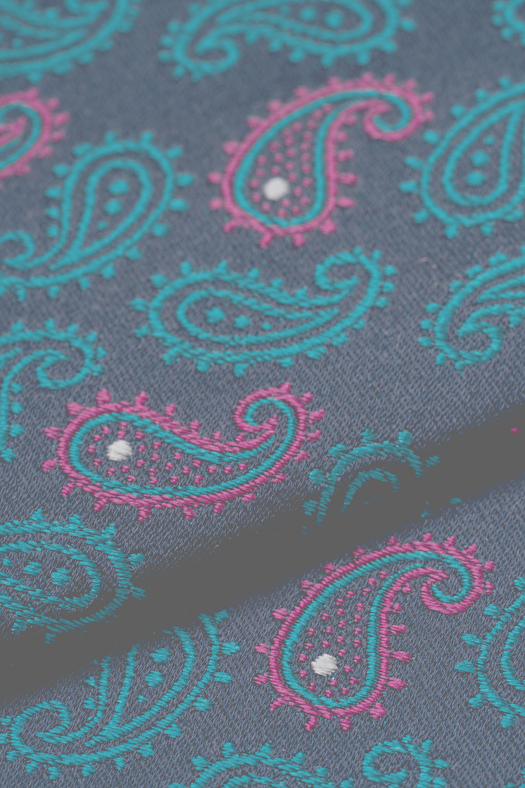 Cravatta jacquard in seta con disegno paisley  