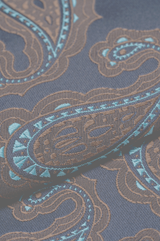 Cravatta jacquard in seta con disegno paisley  