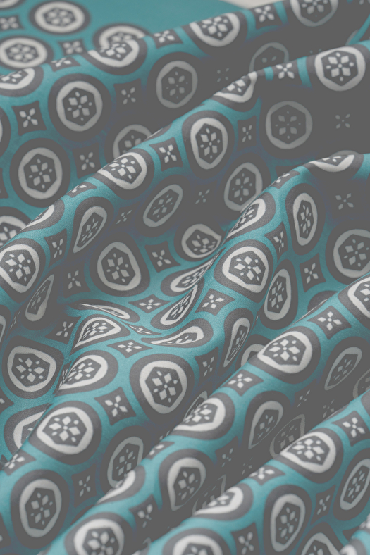 Cotton and silk bandana with medallion design  