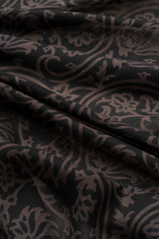 Wool scarf with floral design   - new